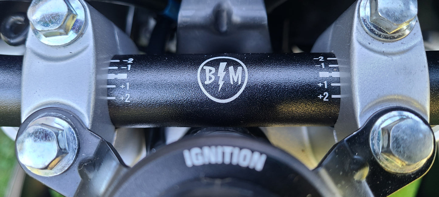 Guidon Mini MX à courbure élevée de 7/8"